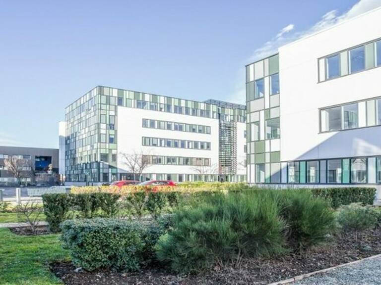 BUREAUX à LOUER — photo 1