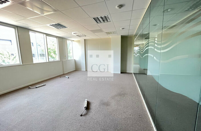 BUREAUX à LOUER — photo 2