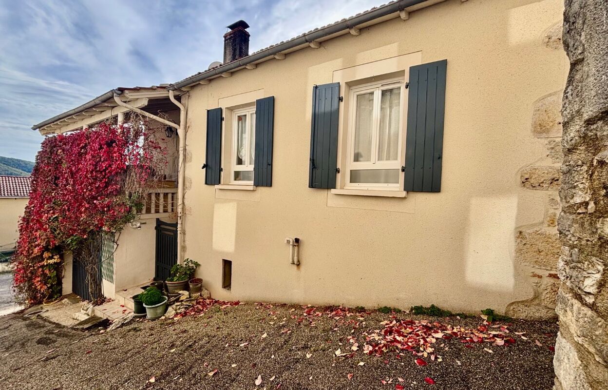 maison 4 pièces 146 m2 à vendre à Lamagdelaine (46090)