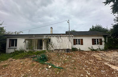 Plain pied à rénover entièrement avec jardin - Le Houlme - 107 m² — photo du bien