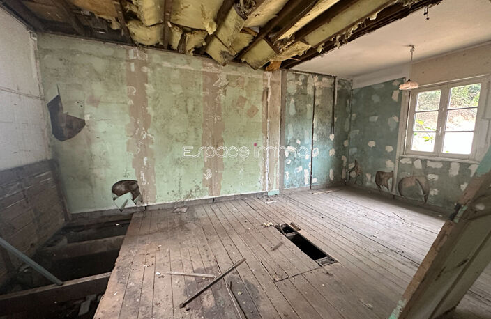 Plain pied à rénover entièrement avec jardin - Le Houlme - 107 m² — photo 4