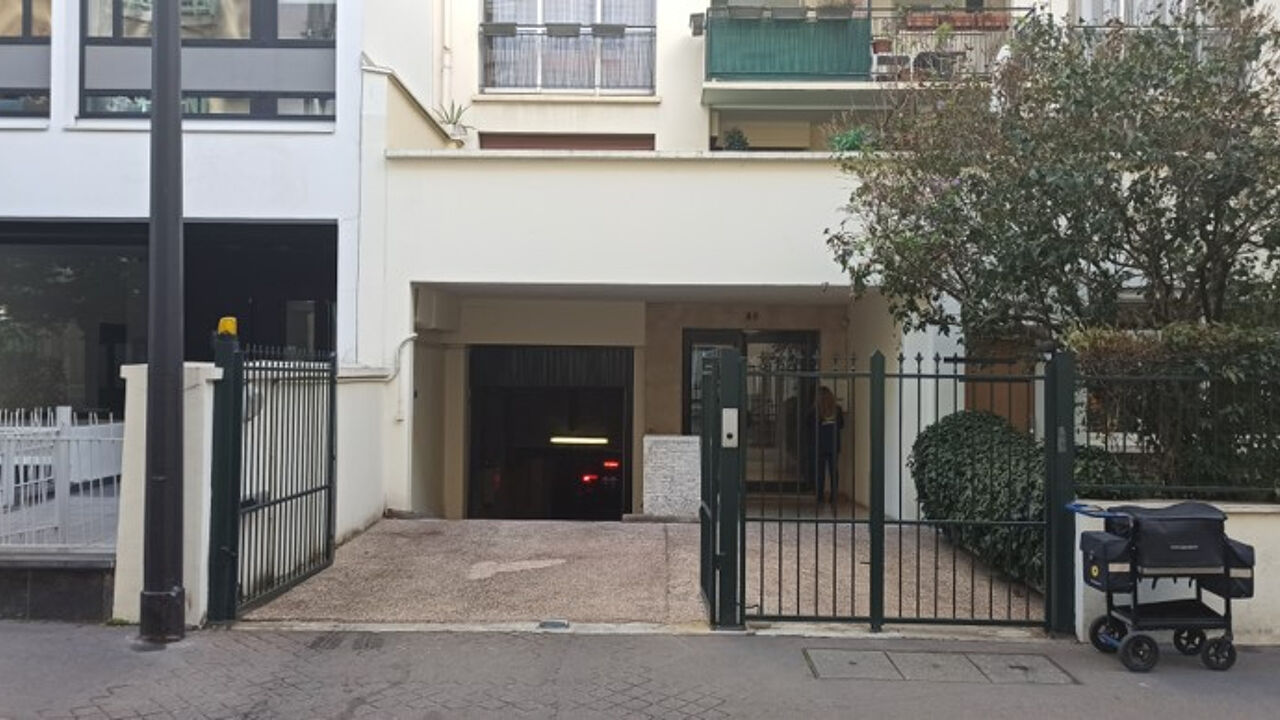 garage  pièces  m2 à louer à Paris 15 (75015)