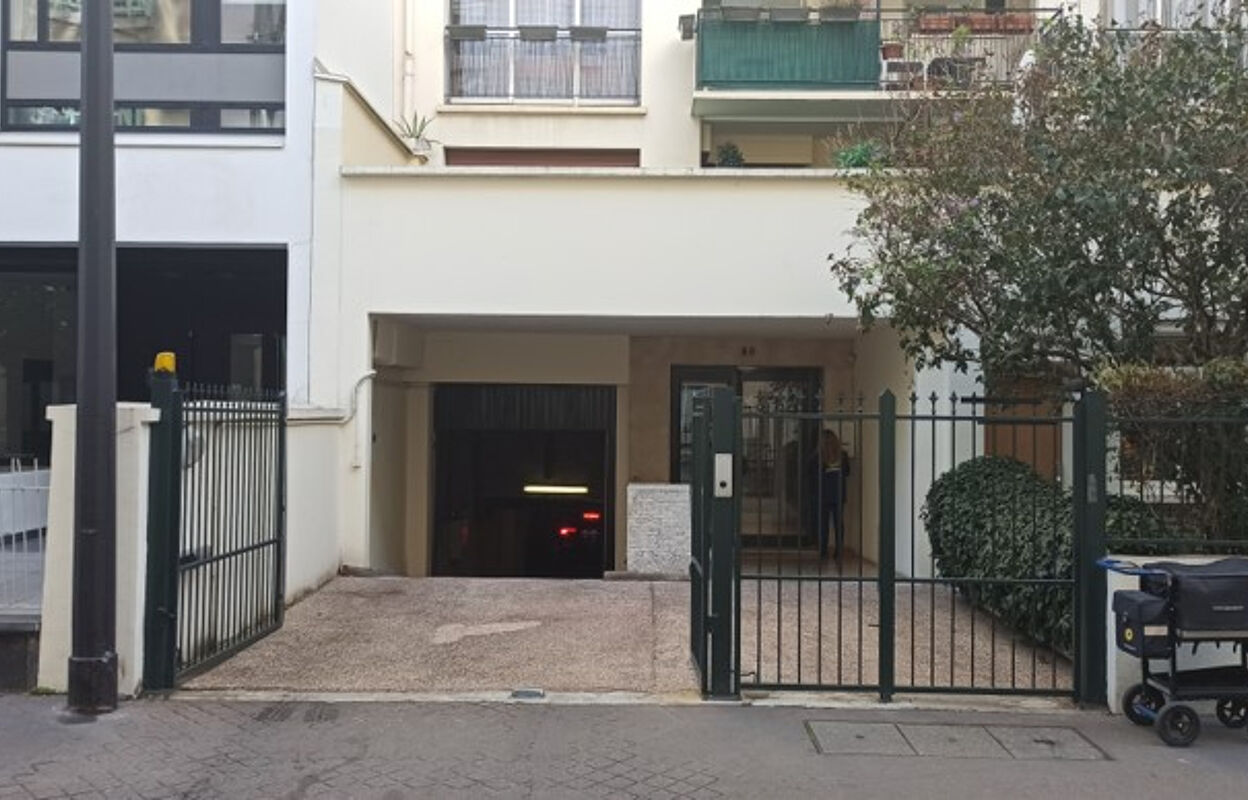 garage  pièces  m2 à louer à Paris 15 (75015)