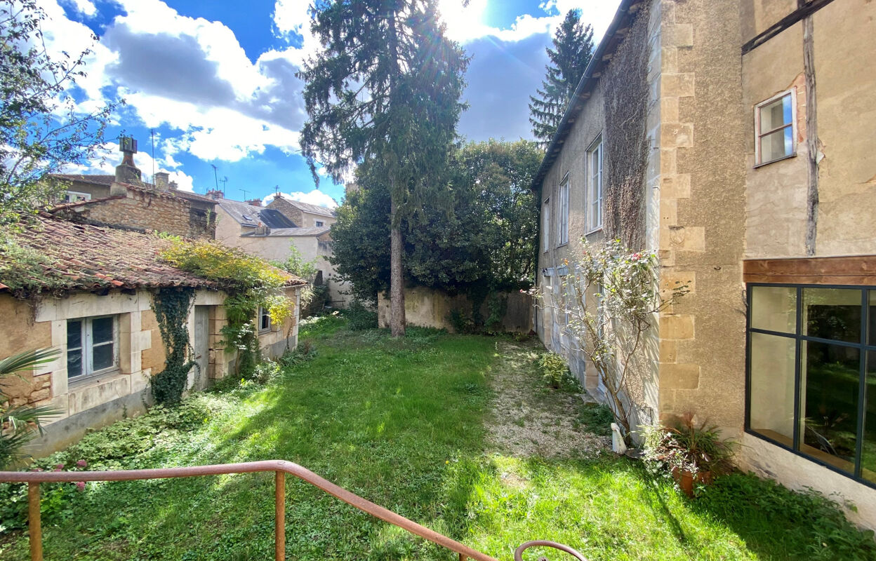 maison 10 pièces 314 m2 à vendre à Poitiers (86000)