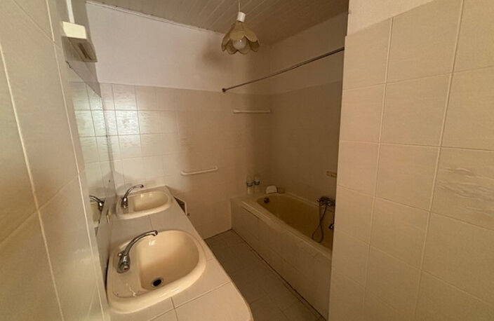 À Basse-Terre, vaste  appartement à louer avec terrasse  6 p — photo 5