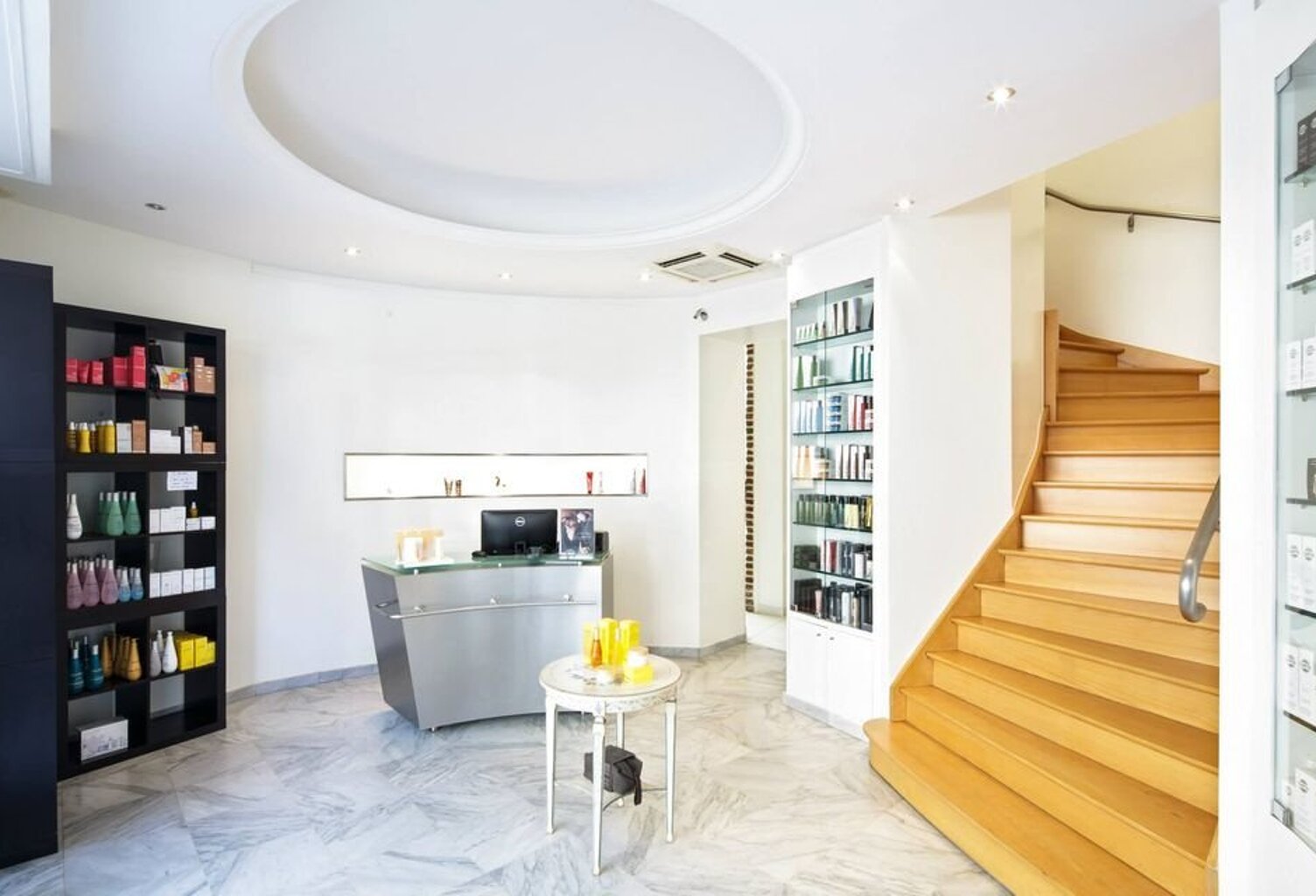 Local commercial — photo 1