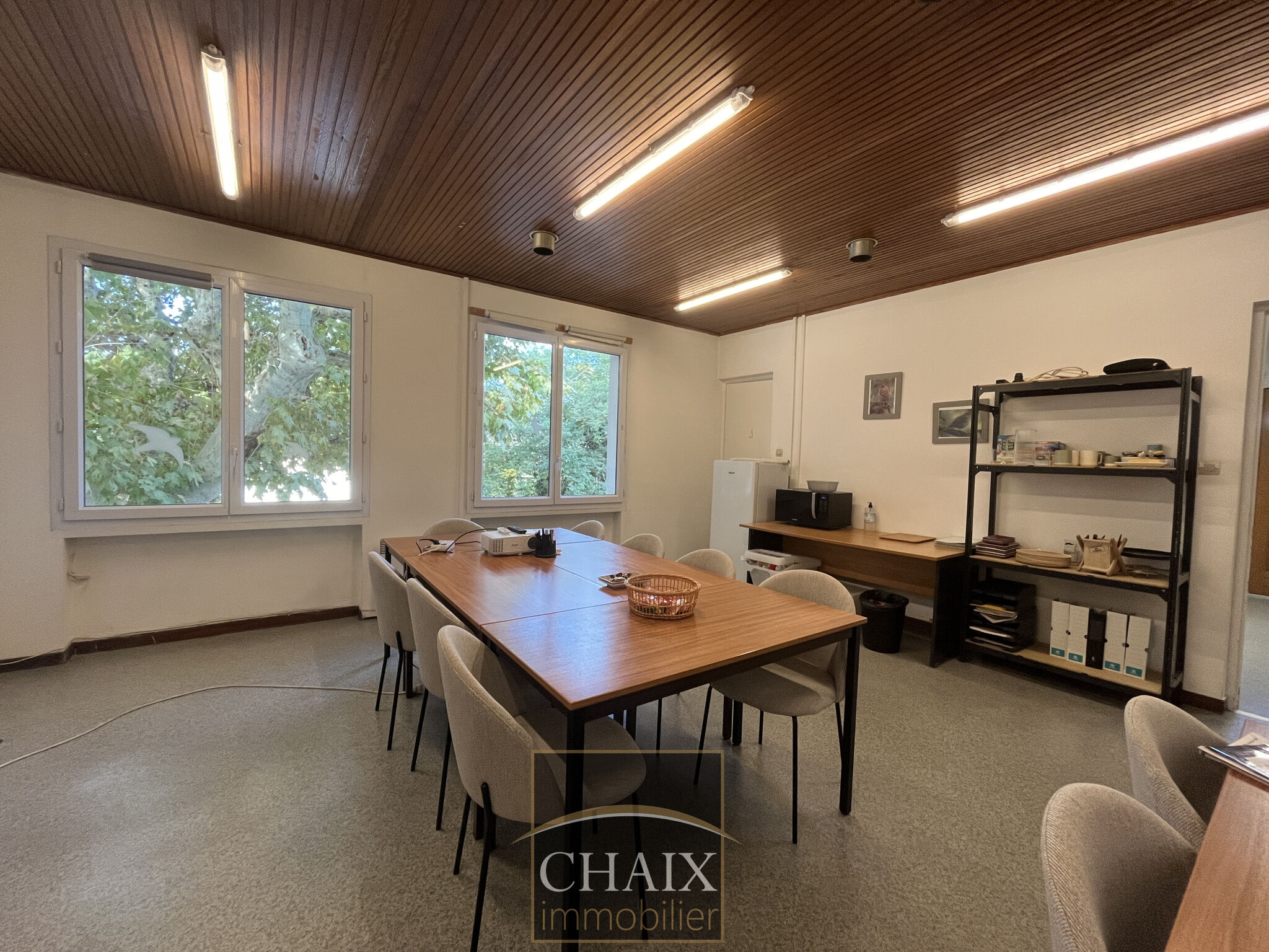 Bureau 3 pièces  à louer Aubagne 13400