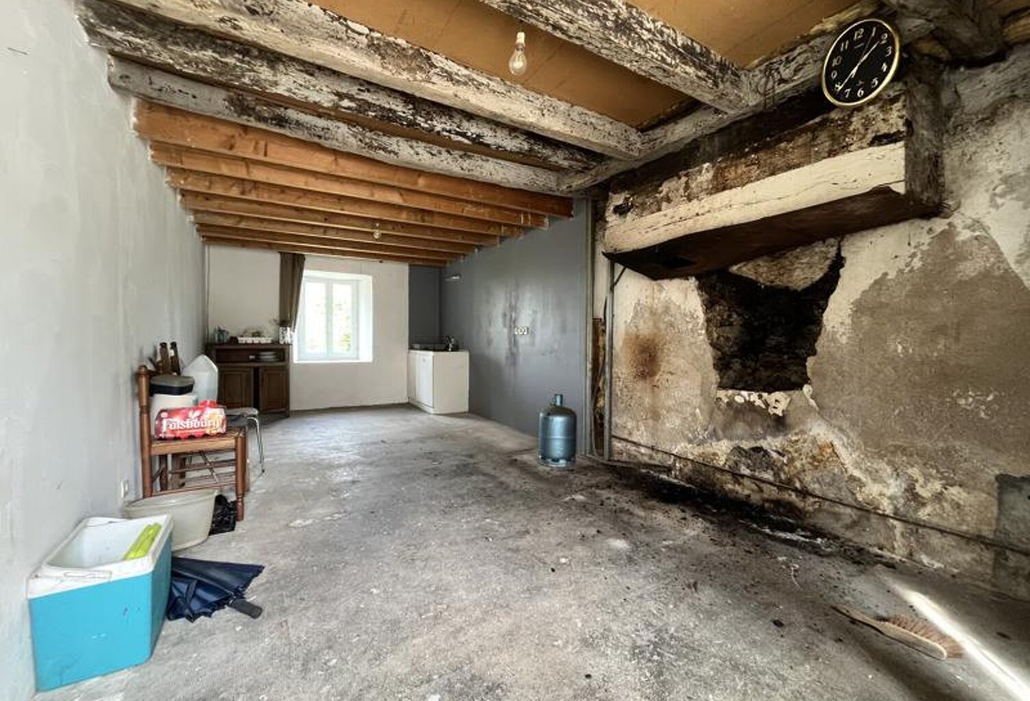 Maison en pierre de 2 pièces principales — photo 1