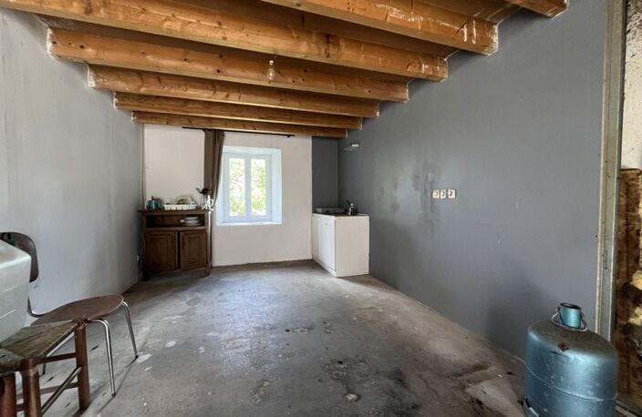 Maison en pierre de 2 pièces principales — photo 2