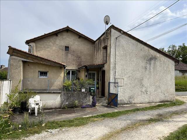 Maison de bourg de 3 pièces principales — photo du bien