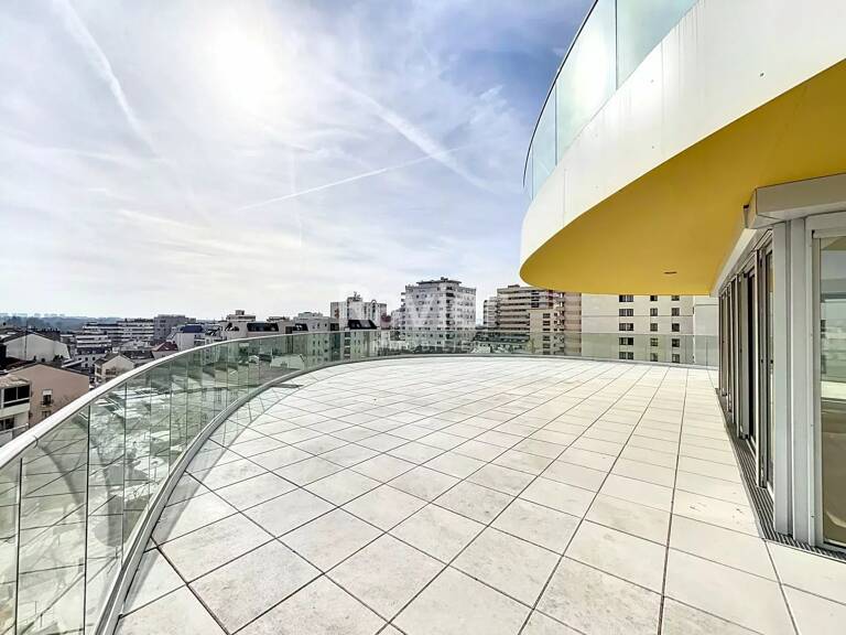 Rue Desbassayns de Richemont - SURESNES — photo 1