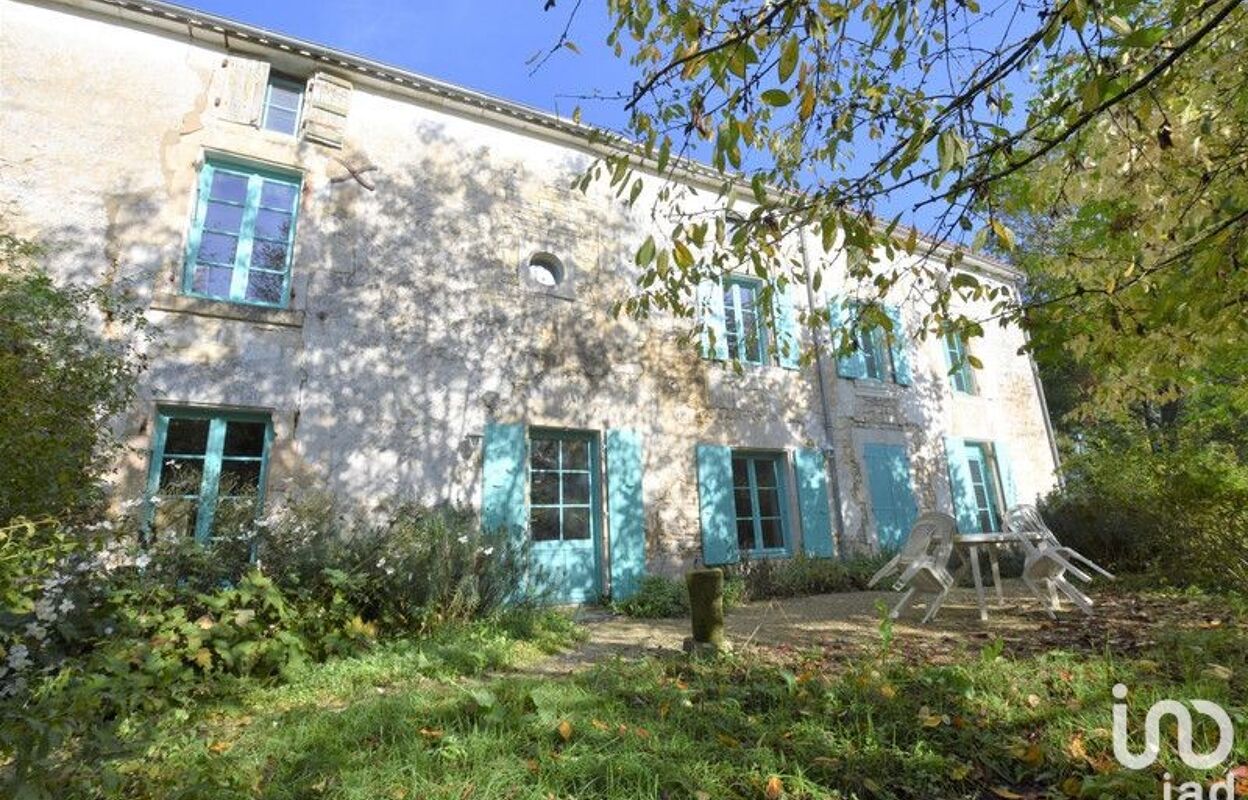 maison 6 pièces 220 m2 à vendre à Marsais (17700)