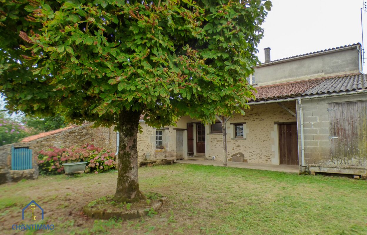 maison 5 pièces 104 m2 à vendre à Chantonnay (85110)