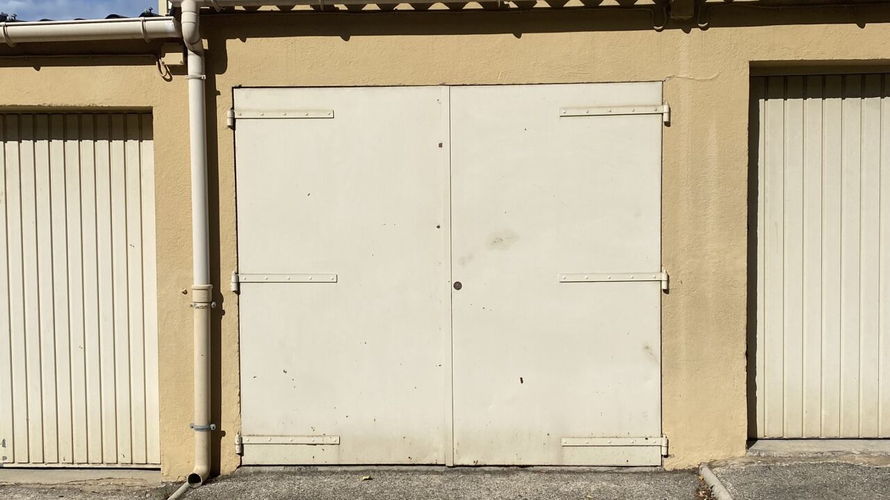 garage  pièces 13 m2 à vendre à Marseille 11 (13011)