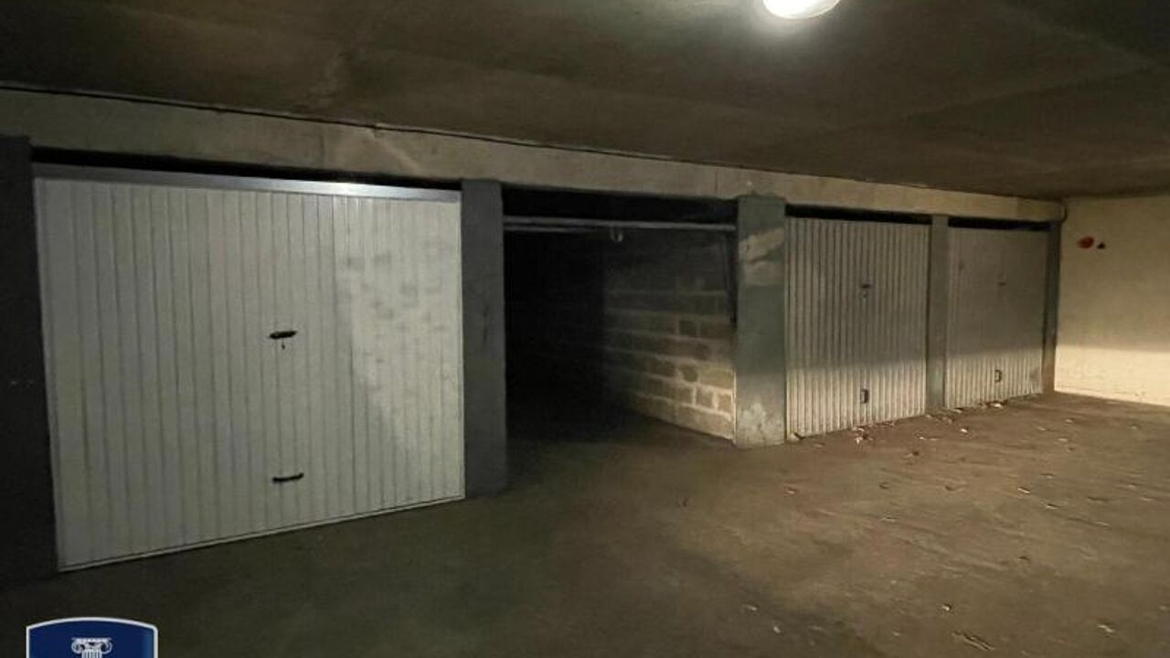 garage  pièces  m2 à louer à Saumur (49400)