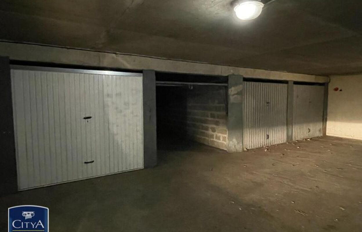 garage  pièces  m2 à louer à Saumur (49400)