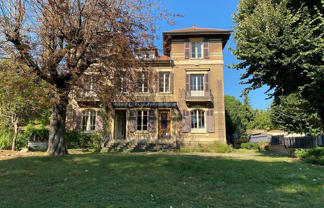 maison 11 pièces 352 m2 à vendre à Écully (69130)