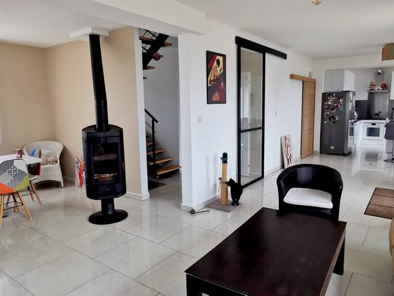  Maison totalement rénovée de 202 m² au sol — photo 1