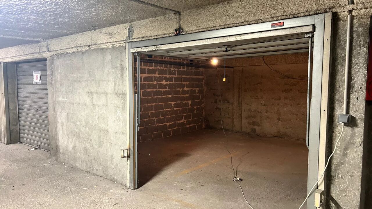 garage  pièces  m2 à vendre à Nice (06300)