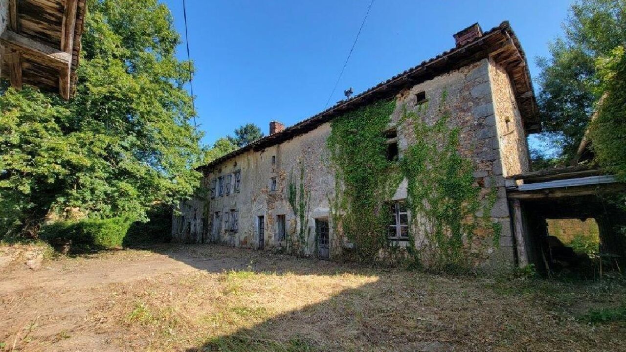 maison 9 pièces 235 m2 à vendre à Montrollet (16420)