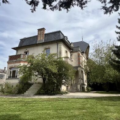 Maison 10 pièces 349000 €