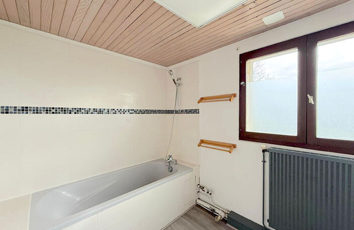A LOUER MAISON DE 160 M2 AVEC JARDIN - SECTEUR AMBARES ET LAGRAVE / SAINT VINCENT DE PAUL — photo 4