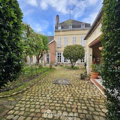 Maison 9 pièces 353 m²