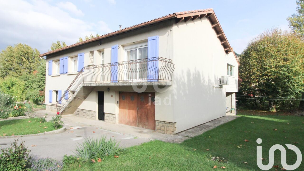 maison 9 pièces 170 m2 à vendre à Saint-Georges-de-Luzençon (12100)