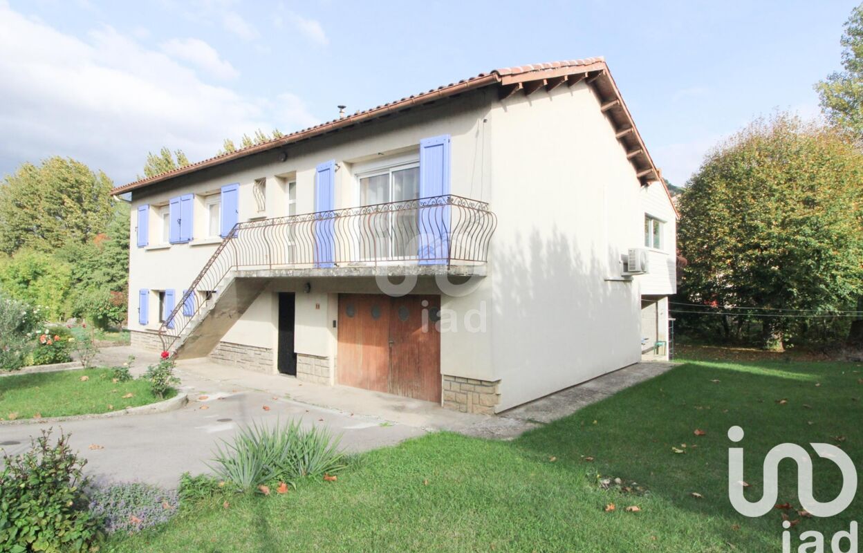 maison 9 pièces 170 m2 à vendre à Saint-Georges-de-Luzençon (12100)