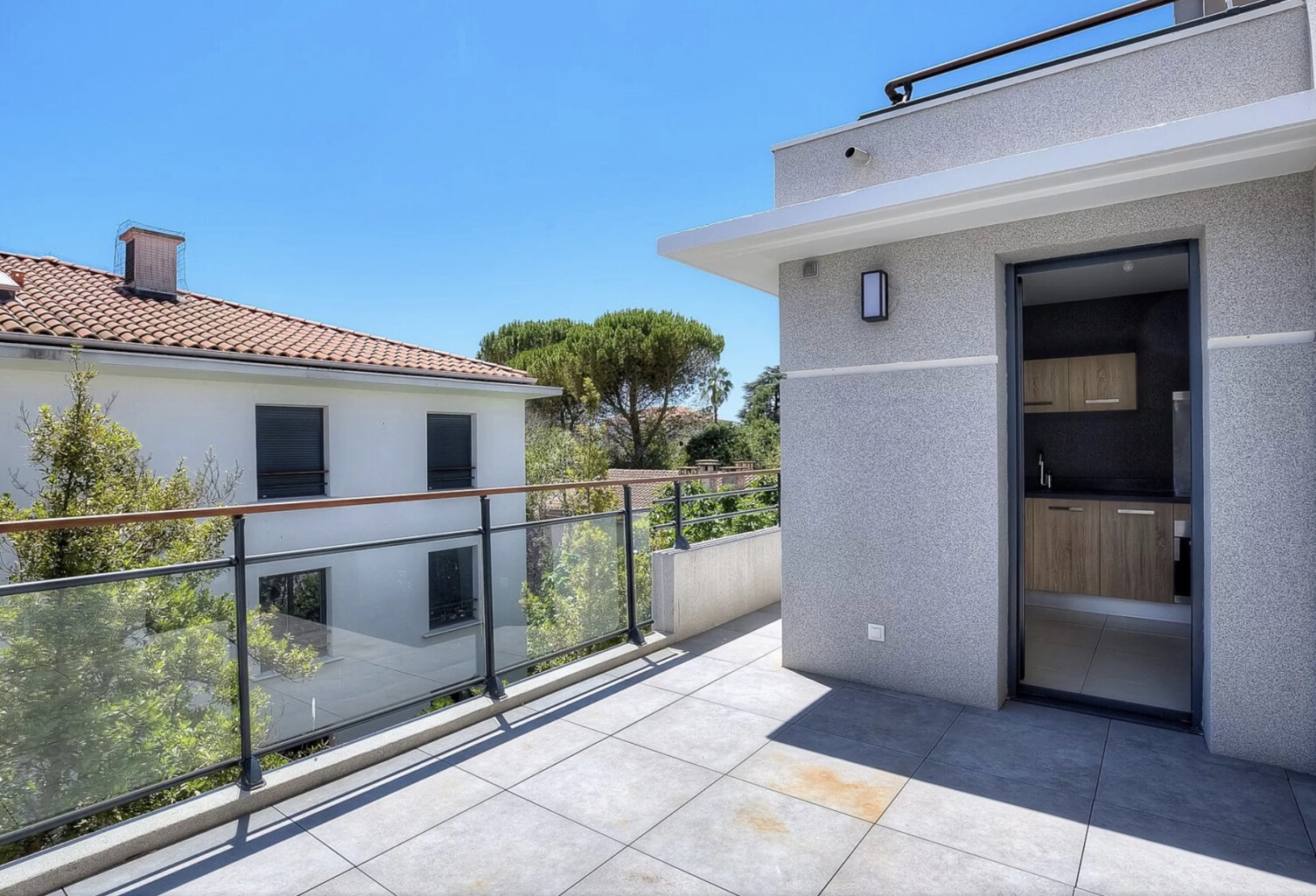 CANNES CENTRAL PENTHOUSE T3 DE 70M2  TERRASSE SUD 43M2 GARAG — photo 1
