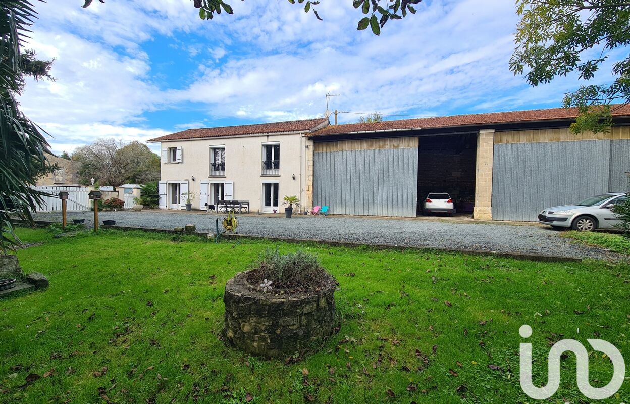 maison 7 pièces 202 m2 à vendre à Saint-Savinien (17350)