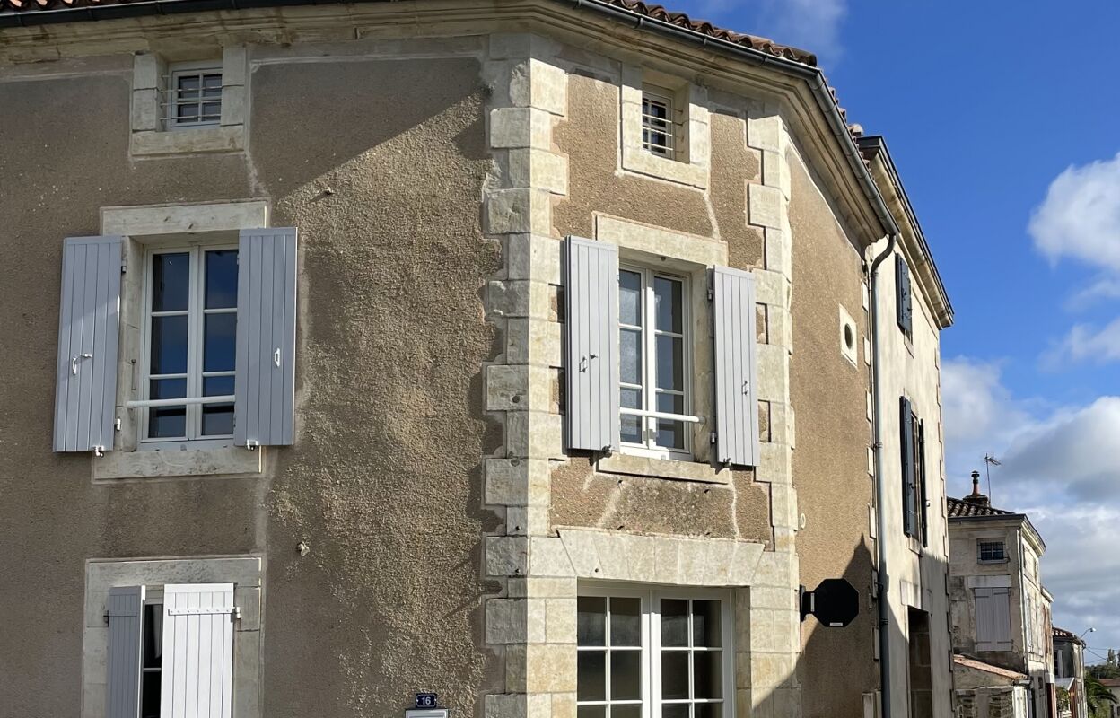 maison 5 pièces 100 m2 à vendre à Saint-Maixent-de-Beugné (79160)