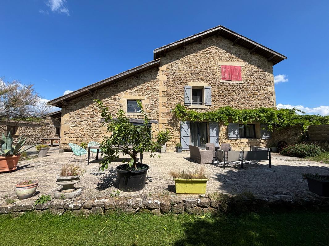 Propri&eacute;t&eacute;  T8 à vendre Clérieux 26260