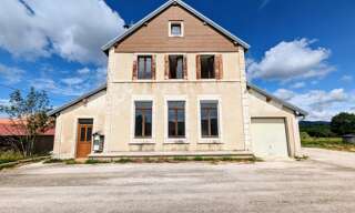 Maison 8 Pièces 170 m² à vendre à Grande-Rivière-Château (39150)