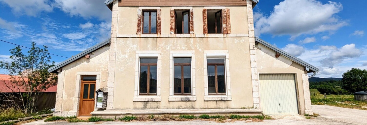 Maison 8 Pièces 170 m² à vendre à Grande-Rivière-Château (39150)