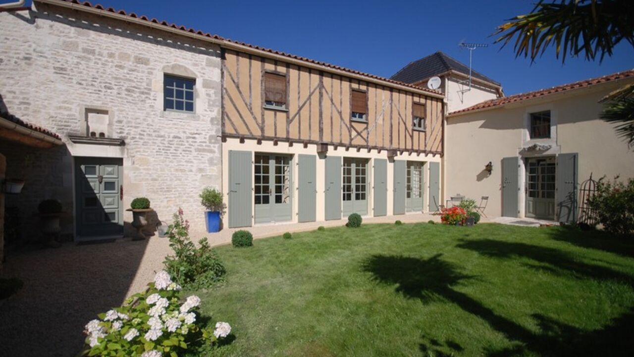 maison 6 pièces 222 m2 à vendre à Haimps (17160)