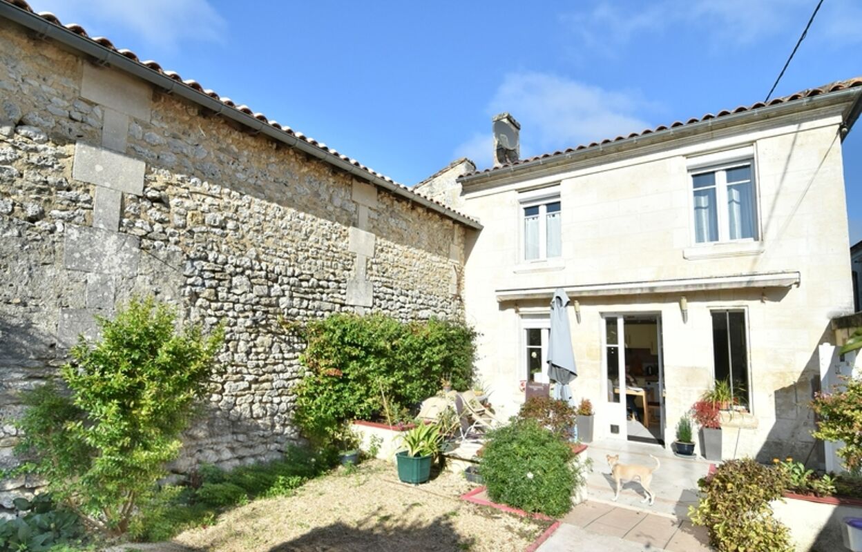 maison 4 pièces 167 m2 à vendre à Châteauneuf-sur-Charente (16120)