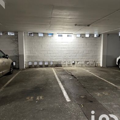 Parking 12 m²