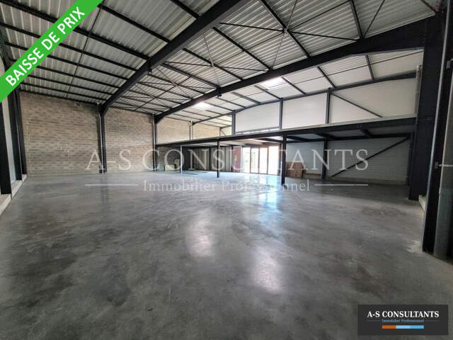 LOCAL COMMERCIAL à louer — photo du bien