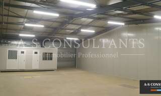 Local industriel  200 m² à louer à Irigny (69540)