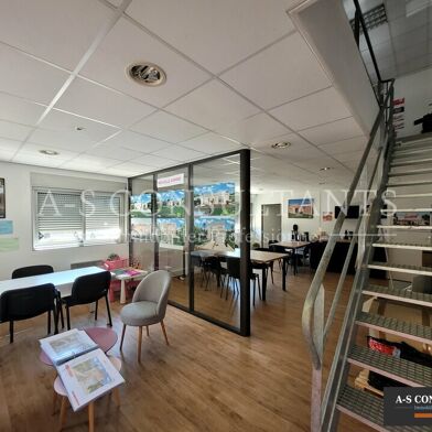 Bureau  1238 €