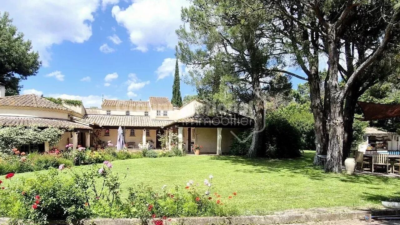 maison 6 pièces 245 m2 à vendre à Mouriès (13890)