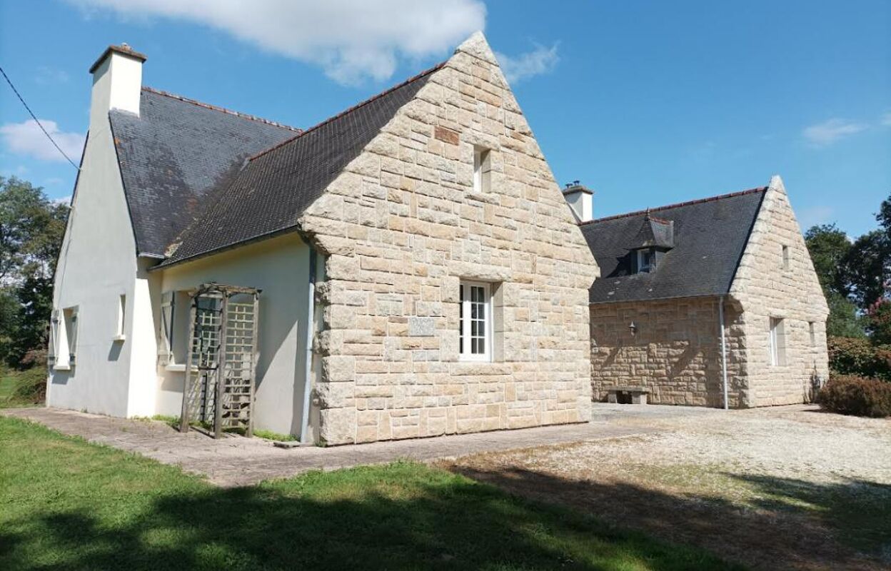 maison 10 pièces 218 m2 à vendre à Châteauneuf-du-Faou (29520)