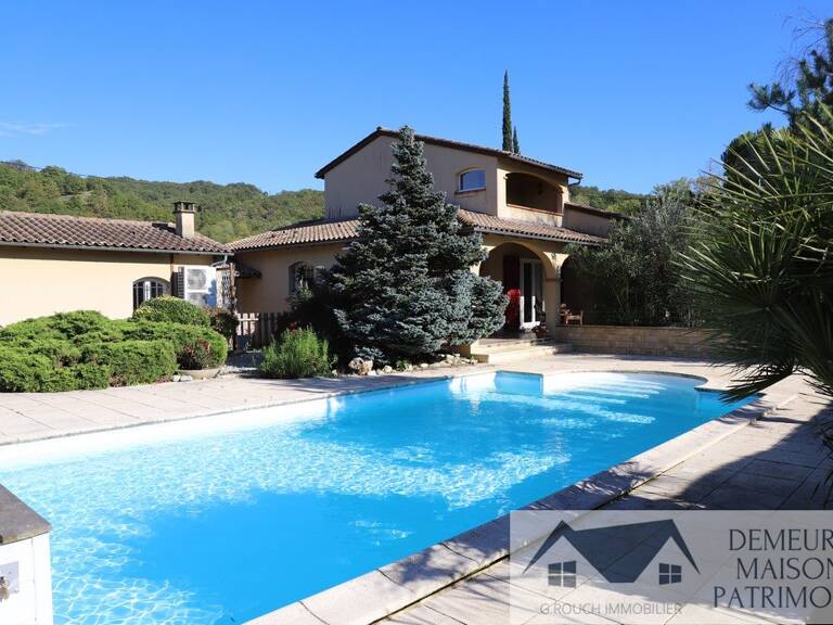 Villa — photo 1
