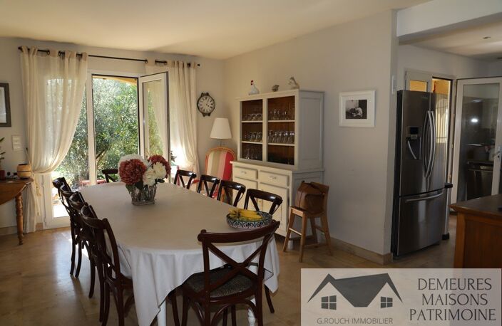 Villa — photo 2