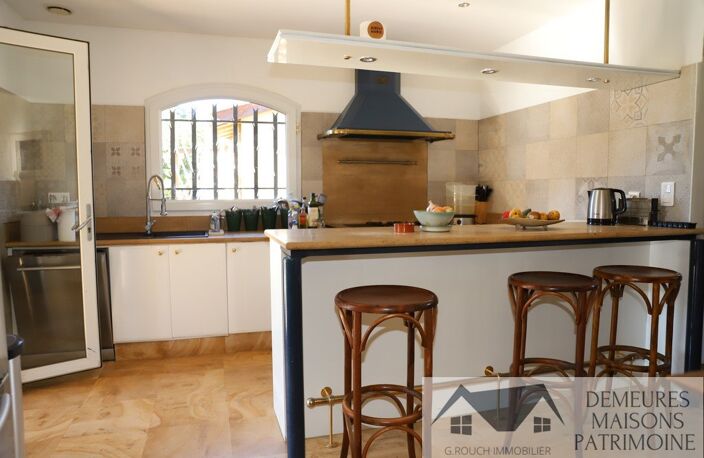 Villa — photo 3