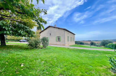 Entre Villeneuve sur lot et EYMET, plain-pied avec une grande dépendance et un terrain d'environ 8 000m2 avec vue panoramique. Beaucoup de potentiel pour cette maison comprenant une véranda, une grande cuisine, un salon, 4 chambres et un bureau, une salle — photo du bien