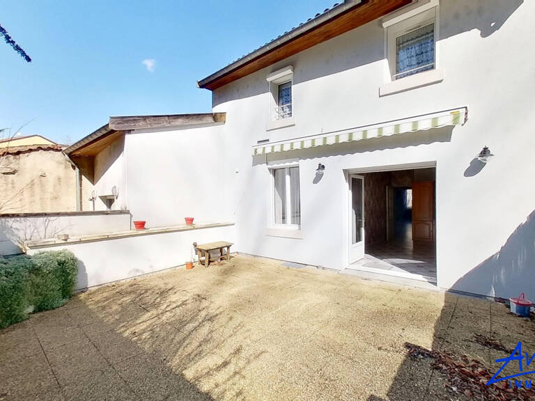 BELLE ET VASTE MAISON DE VILLE — photo 1