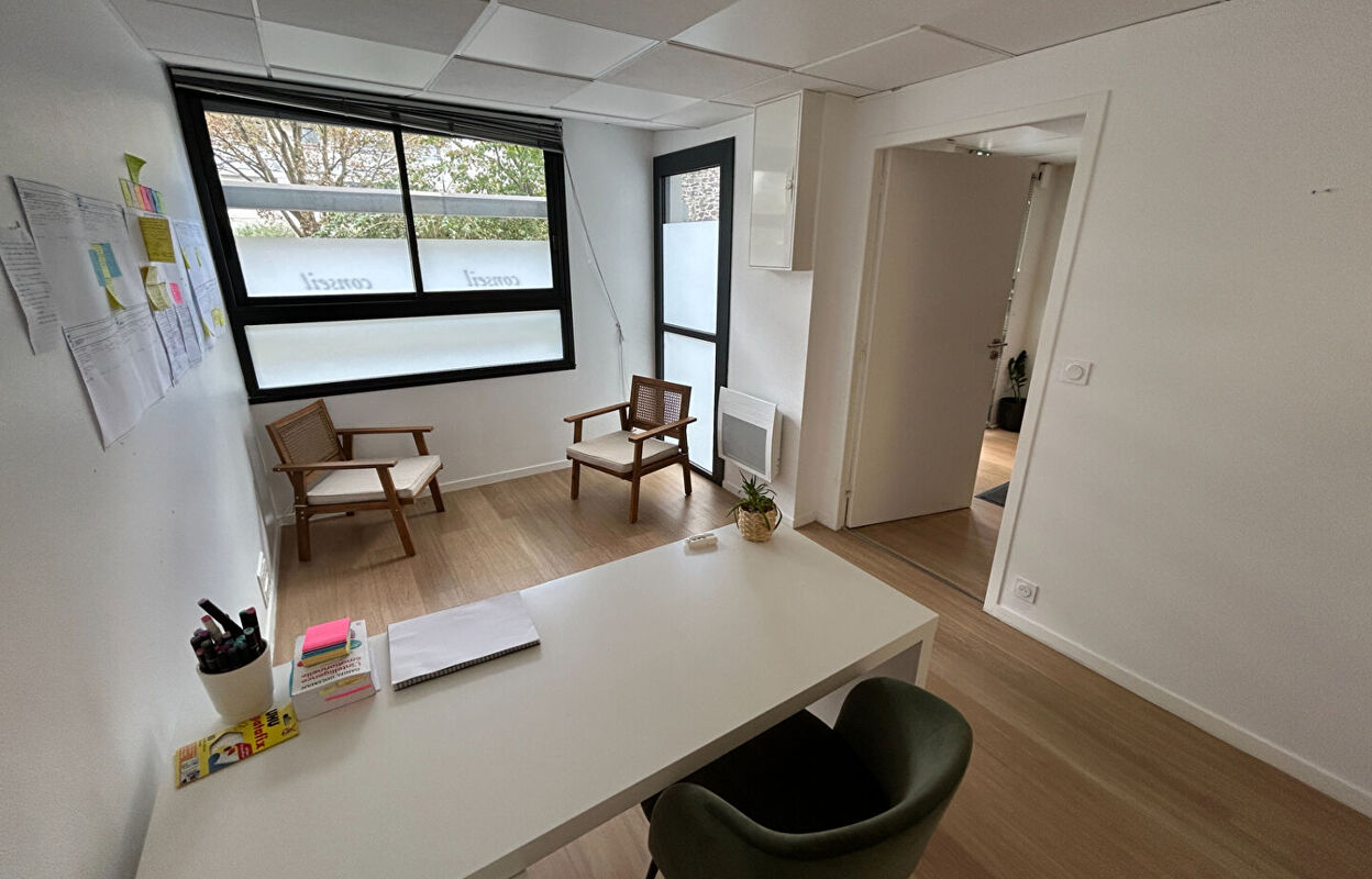 bureau  pièces 163 m2 à louer à Rennes (35000)