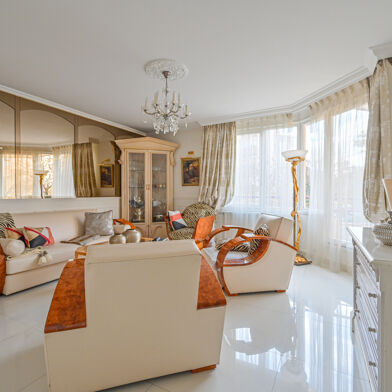 Appartement 4 pièces 330720 €